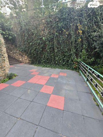 דירה, גבעת עמוס, נשר