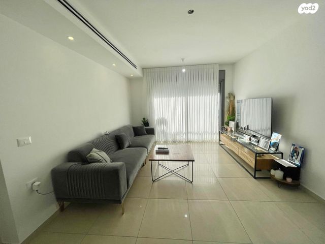 דירה, ענת גוב, צומת סביון, קרית אונו