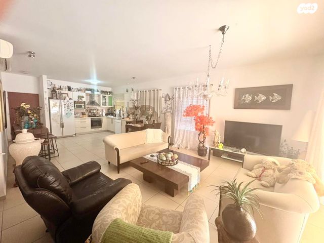 דירה, השר שטרית, קרית חיים מזרחית, חיפה