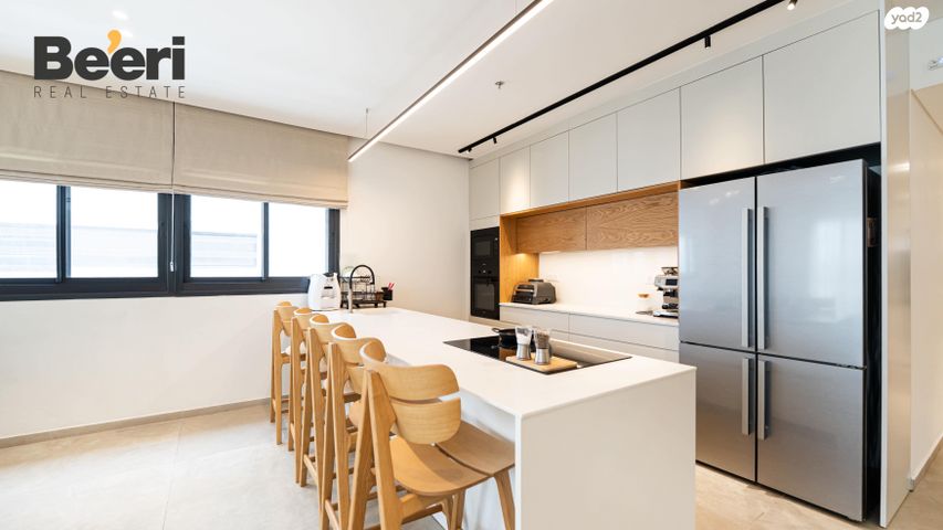 גג/ פנטהאוז, רב אלוף רפאל איתן, רמת אפעל, רמת גן