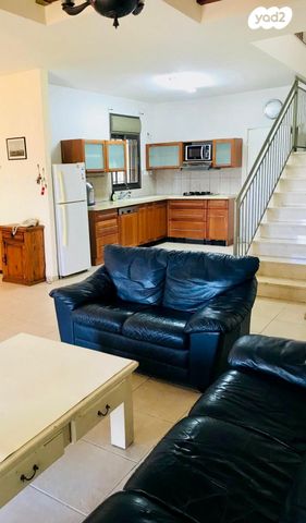 דו משפחתי, נשר, כרמיאל