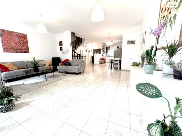 הרצליה הצעירה