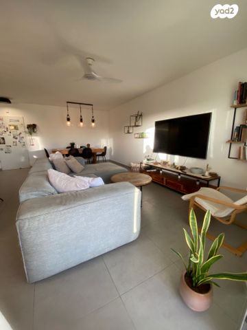 דירה, היוצרים, עיר היין, אשקלון