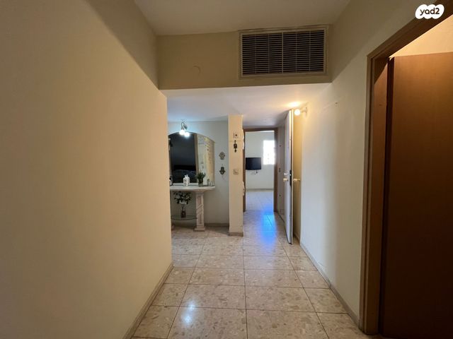 דירה, שדרות הרב לוין 40, רמת עמידר, רמת גן