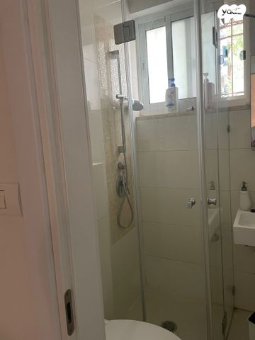 דירה, צרויה, גבעת חנניה, אבו תור, ירושלים