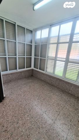 דו משפחתי, חיים אורבך, אפרים, רחובות