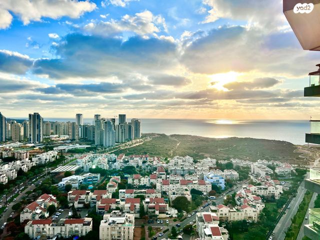 דירה, דווייט דייוויד איזנהאואר 1, אגמים, נתניה