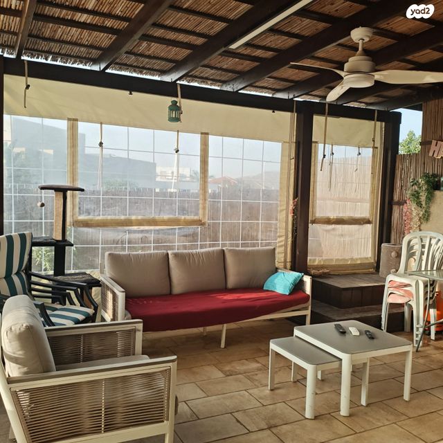 דו משפחתי, בית אריה / עופרים