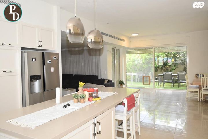 דו משפחתי, פרדסיה, פרדסיה