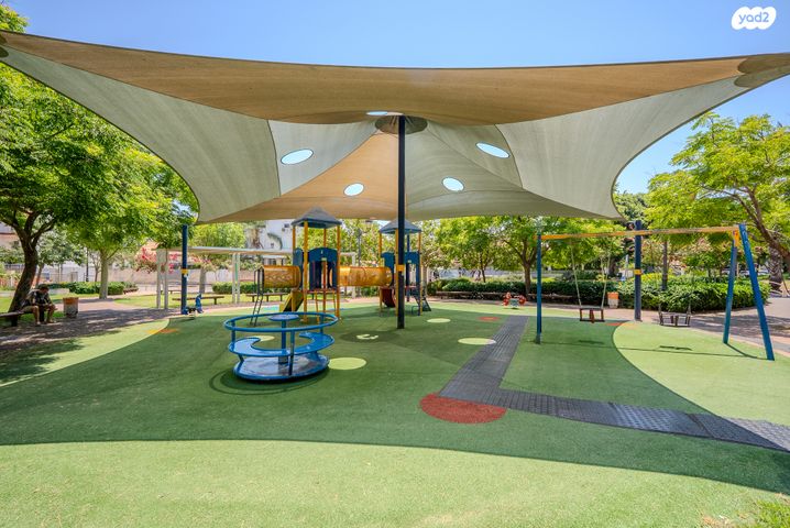 דירה, האיכרים, גני אזור, אזור