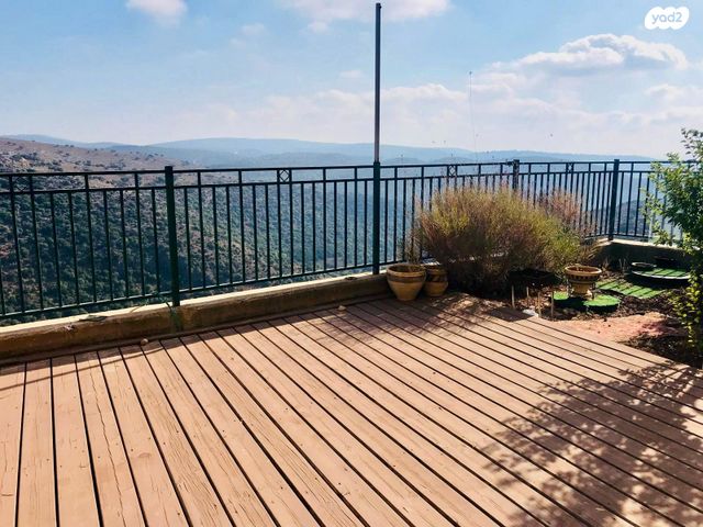 דו משפחתי, נשר, כרמיאל