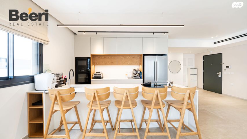 גג/ פנטהאוז, רב אלוף רפאל איתן, רמת אפעל, רמת גן