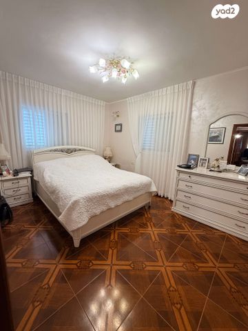 דירה, הרצליה