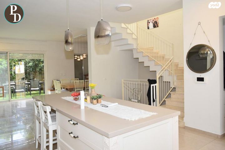 דו משפחתי, פרדסיה, פרדסיה