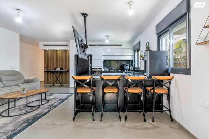 דירת גן, גדרה הצעירה, גדרה