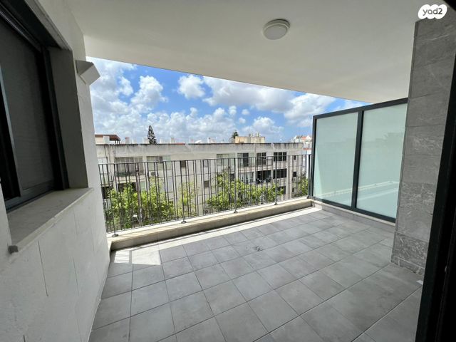 דירה, רעננה