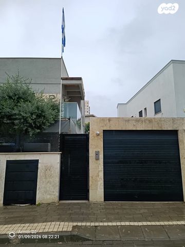 דו משפחתי, לודיוב, נווה גן, פתח תקווה