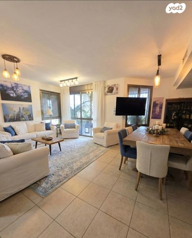 דופלקס, הראשונים, ראשונים, כפר סבא