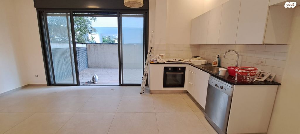 דירה, אסף, חרוזים, רמת גן