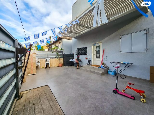 בית פרטי/ קוטג', שיכון ותיקים, חולון