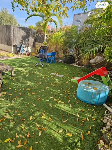 דו משפחתי, ראש העין