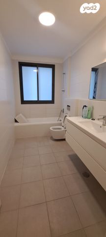 דירה, אסף, חרוזים, רמת גן