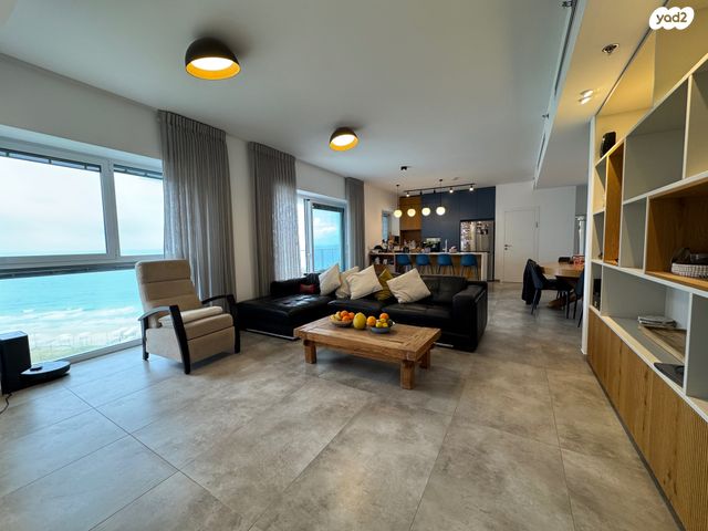 דירה, שדרות רחבעם זאבי, גבעת אולגה, חדרה