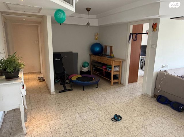 דירה, יהוד מונוסון