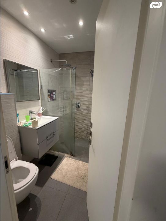 דירה, יהוד מונוסון