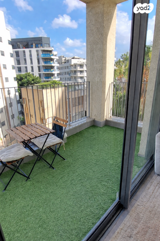 דירה, אביגיל, חרוזים, רמת גן