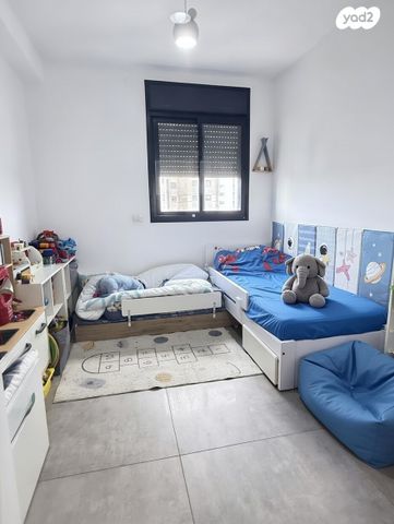 דירה, דרך המלך, גנים א', גני תקווה