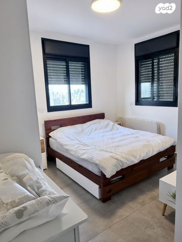 דירה, דרך המלך, גנים א', גני תקווה