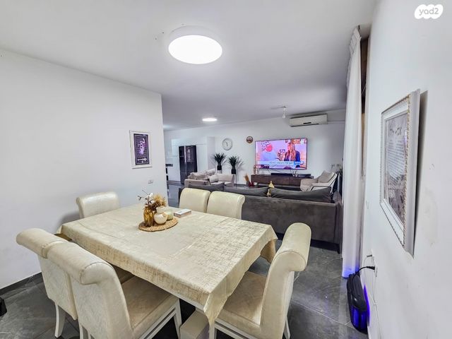 בית פרטי/ קוטג', שיכון ותיקים, חולון