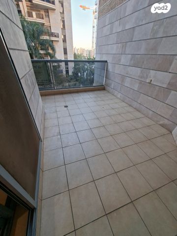 דירה, שאול המלך, אונו הירוקה, קרית אונו