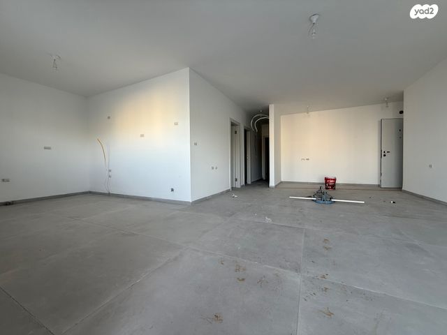 דירת גן, גולדה מאיר, שיכון עובדים, טבריה