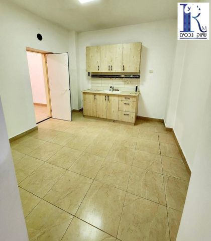 דירת גן, ביאליק, מרכז, קרית עבודה, חולון