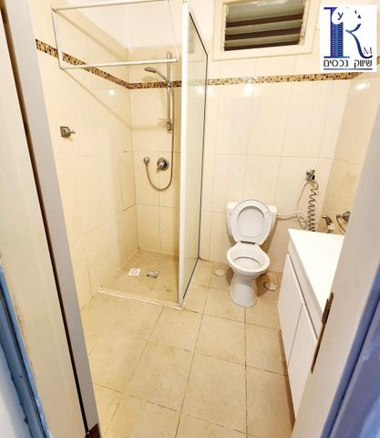 דירת גן, ביאליק, מרכז, קרית עבודה, חולון