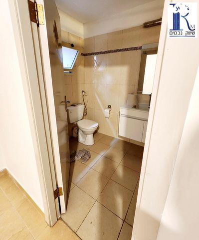 דירת גן, ביאליק, מרכז, קרית עבודה, חולון