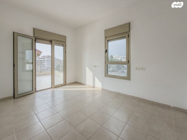 דופלקס, חוגלה, חלומות זכרון, זכרון יעקב