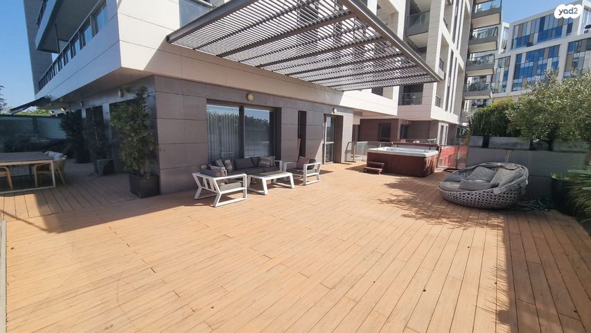 גג/ פנטהאוז, אריק איינשטיין, הרצליה ב', הרצליה