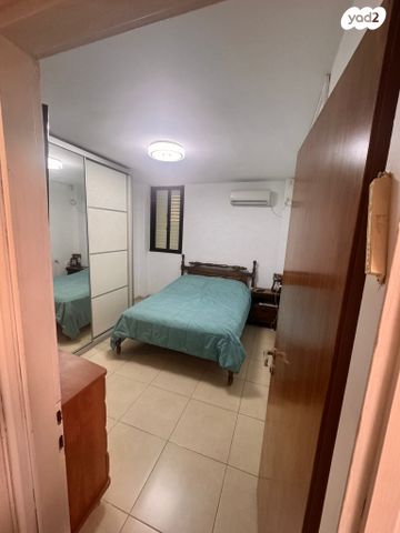 דירה, כפר סבא