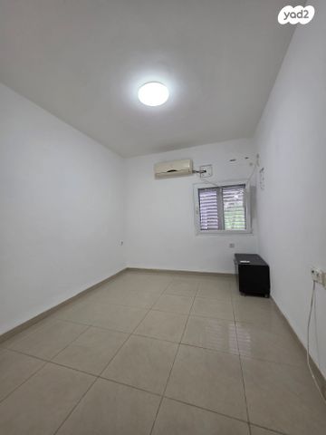 בית פרטי/ קוטג', מוצקין הותיקה, קרית מוצקין