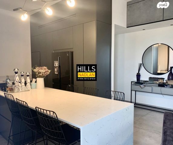 גג/ פנטהאוז, אריק איינשטיין, הרצליה ב', הרצליה