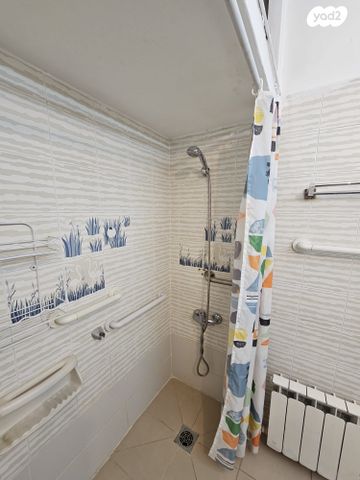 דירה, הרב חיים הלר, ירושלים