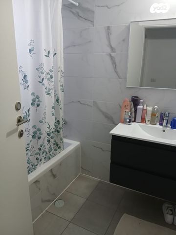 דירה, רבי יצחק נפחא, נתיבות ישראל / רמת בית שמש ד-4, בית שמש