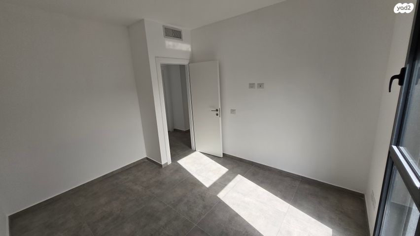 דירה, דניאל 3, בת ים