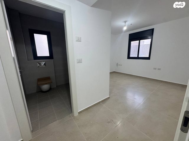 דירת גן, אור ים, אור עקיבא