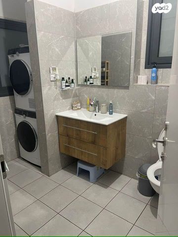 דירה, יצחק שמיר, רמת יורם, נתיבות