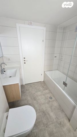 דירה, דניאל 3, בת ים