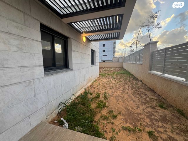 דירת גן, אור ים, אור עקיבא